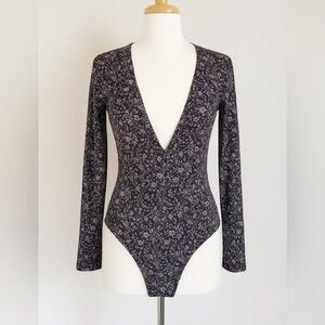 Express One Eleven Deep V-Neck Thong Bodysuit Women's Floral Printed NWOT Large